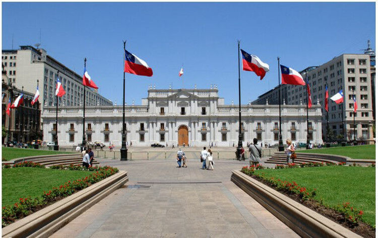 Imagen de Santiago de Chile con Viña y Valparaíso Agosto 2025